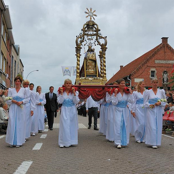 Onze-Lieve-Vrouw ommegang te Kalfort